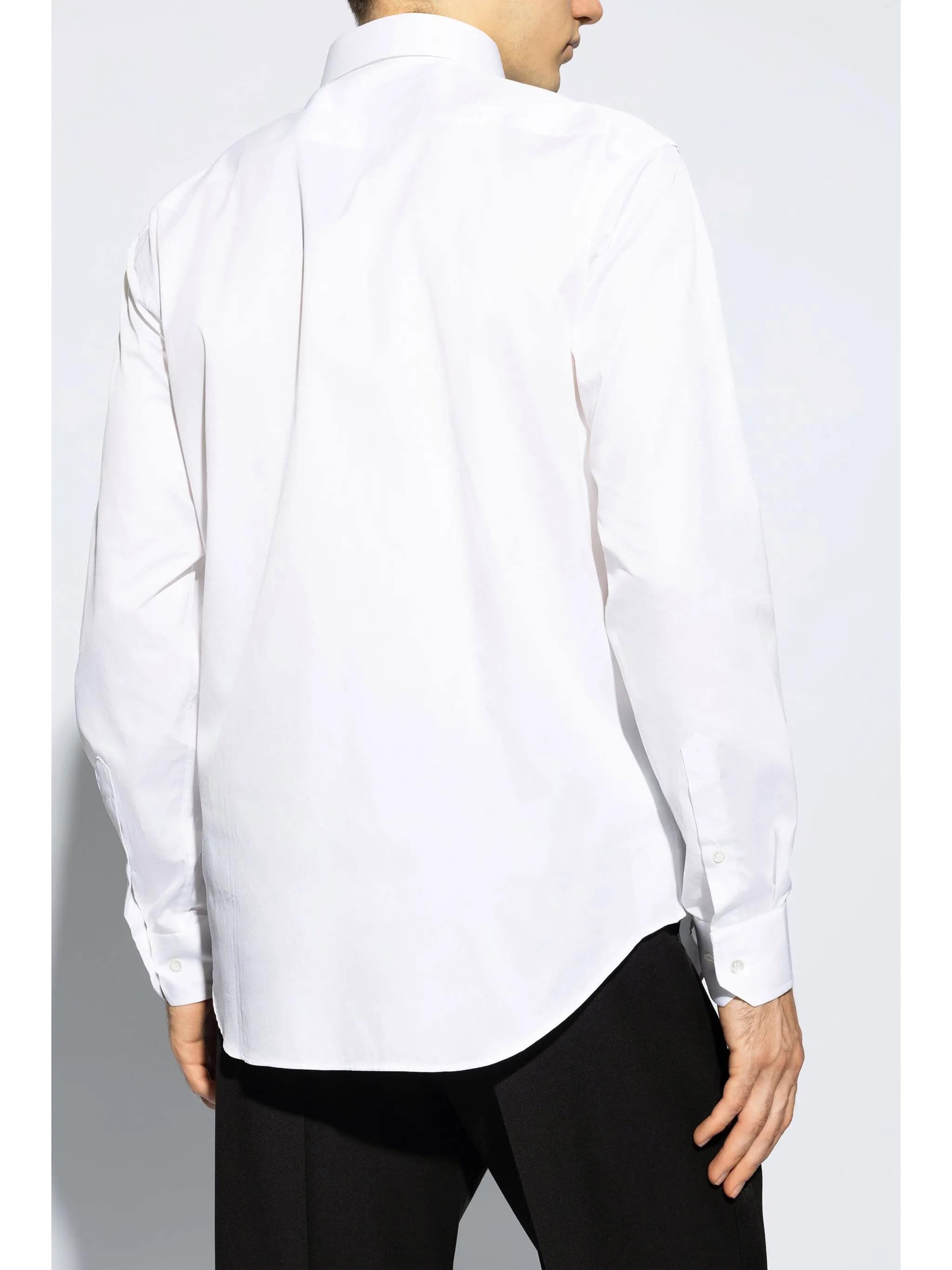 Camisa branca clássica para homens, perfeito para looks elegantes e casuais.