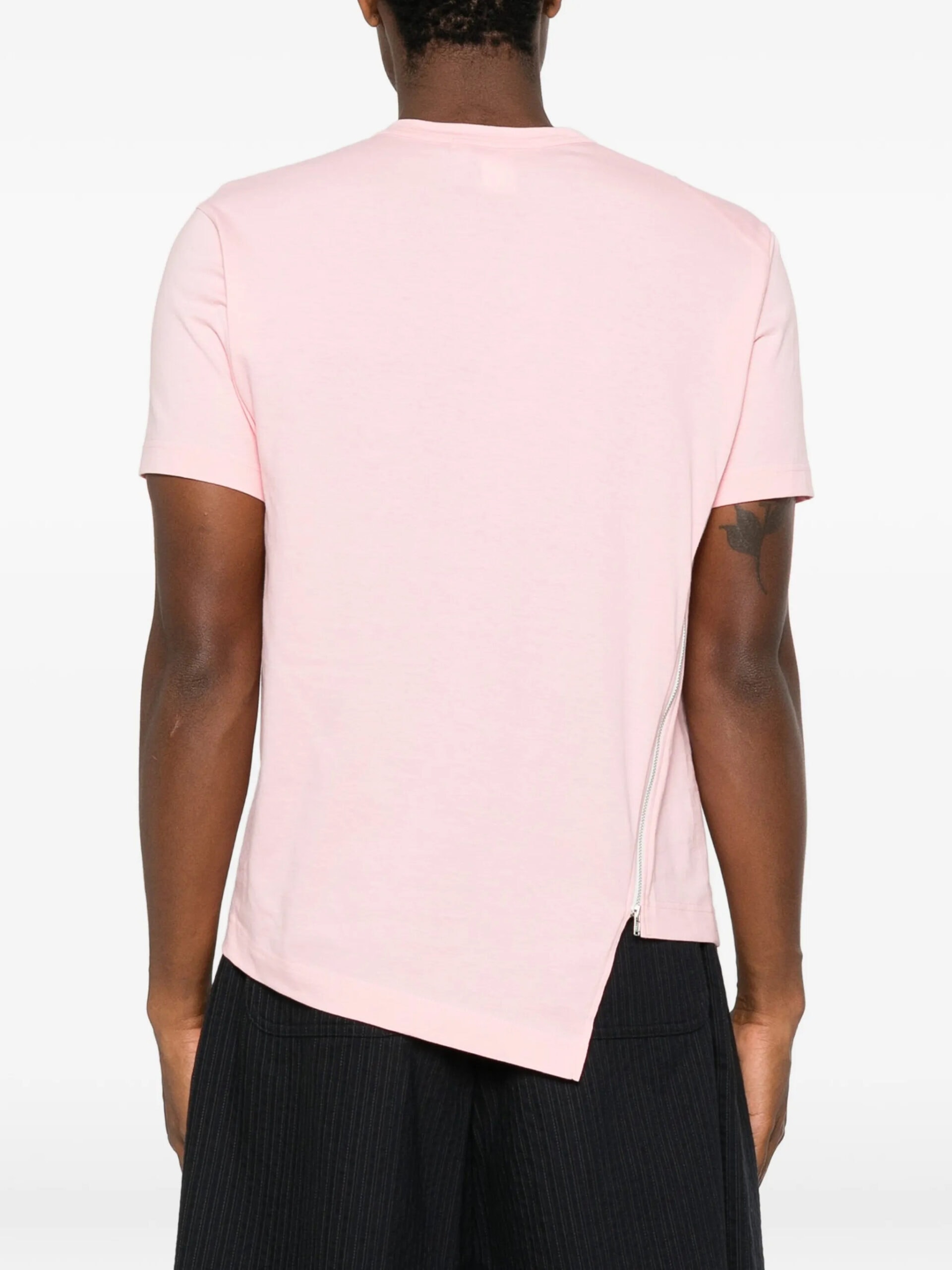 Camiseta com Fecho Assimétrico