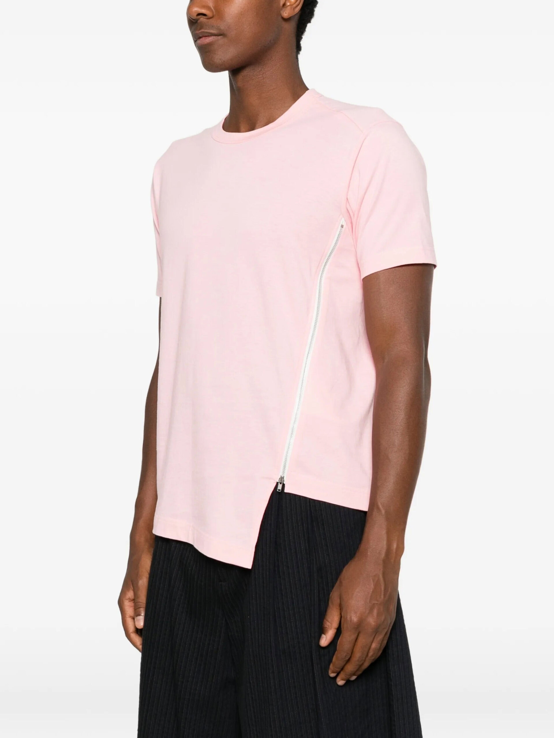 Camiseta com Fecho Assimétrico